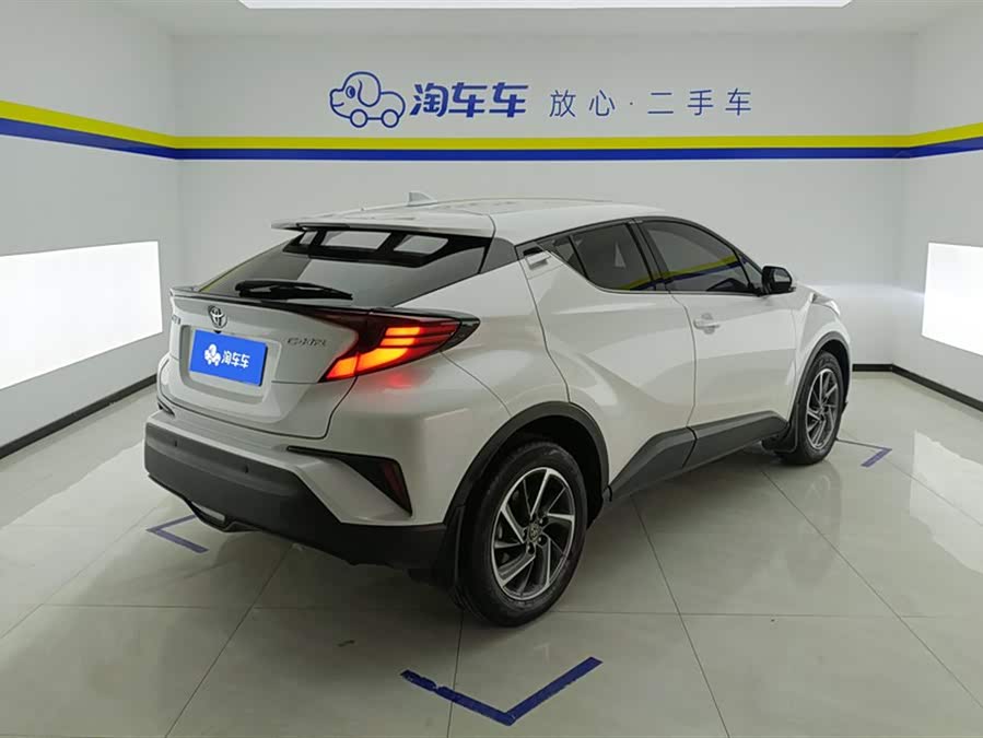 Toyota C-HR 2022 car image #4