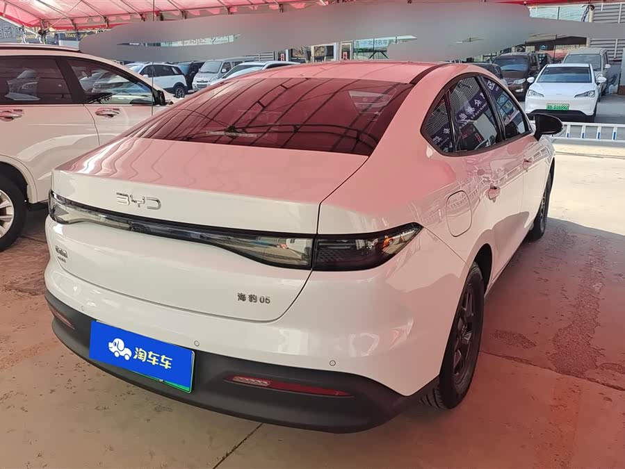 BYD Seal 05 DM-i 2025 car image #4