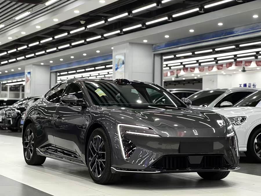 Avatr 06 2025 car image #4