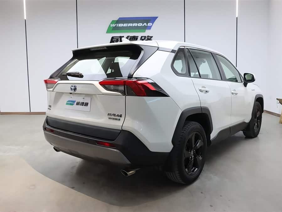 Toyota RAV4 2020 car image #4