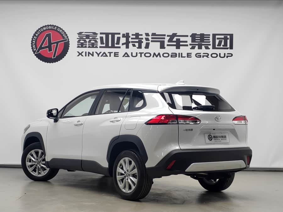 Toyota Corolla Cross car image #4
