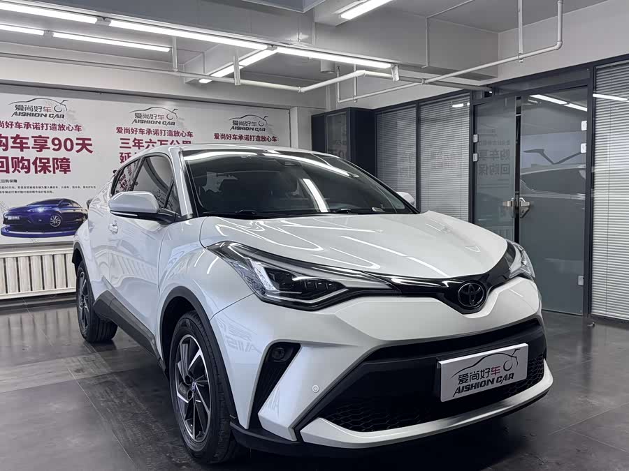 Toyota C-HR 2021 car image #4