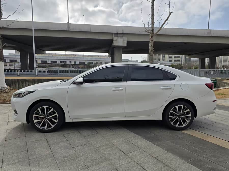 Kia K3 2022 car image #4