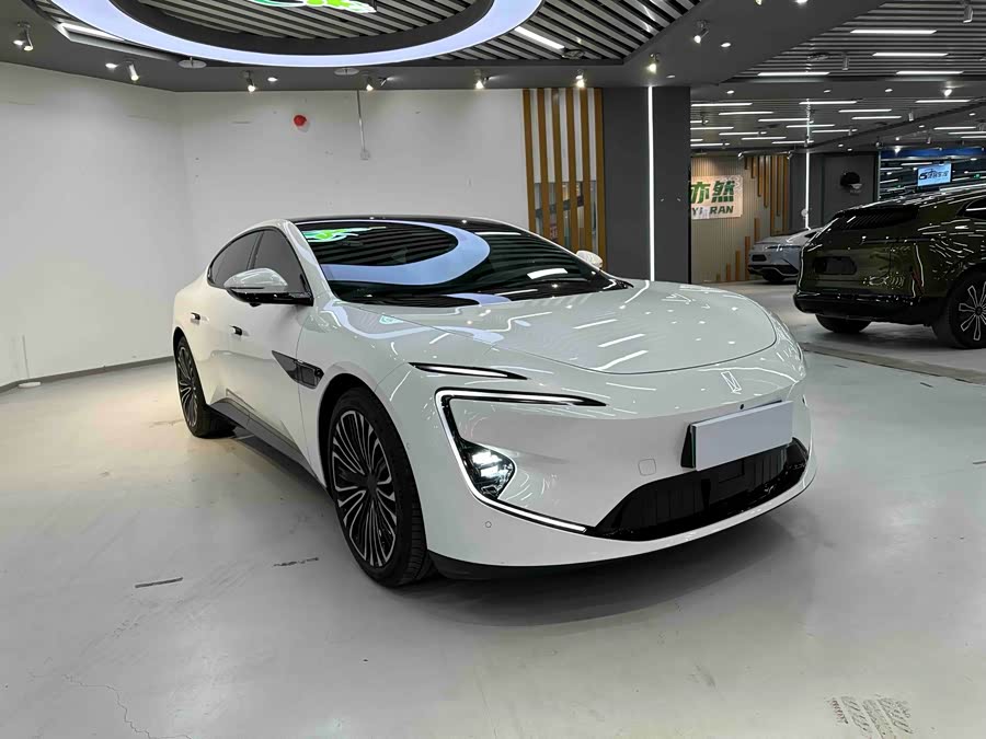 Avatr 12 2025 car image #4