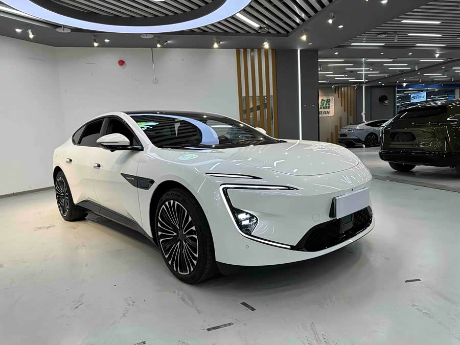 Avatr 12 2025 car image #4