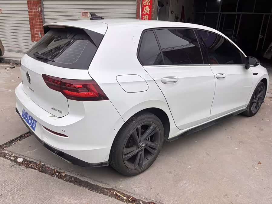 Volkswagen Golf 2023 car image #4