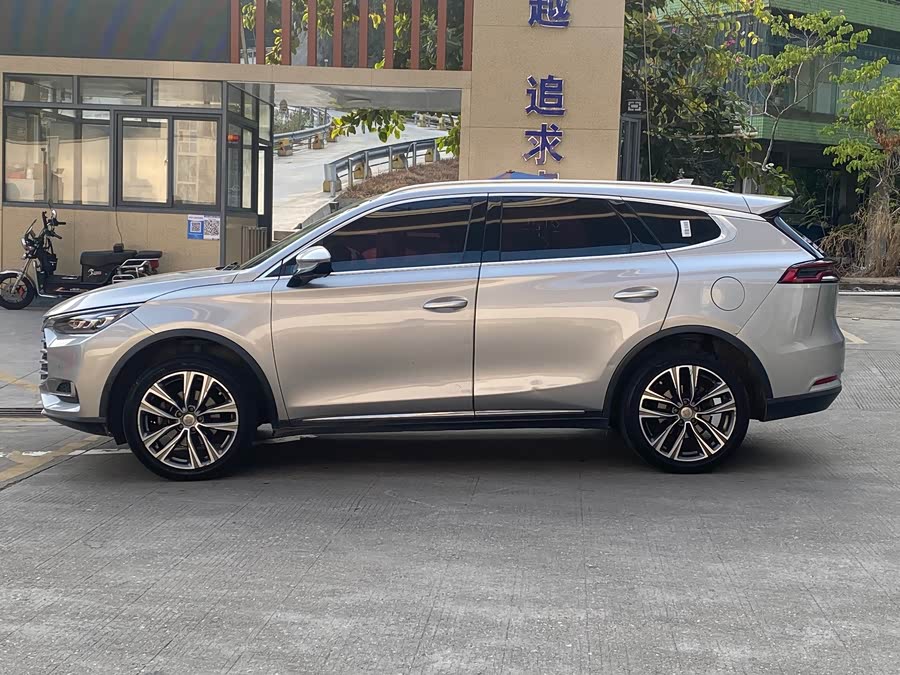 BYD Tang 2018 car image #4