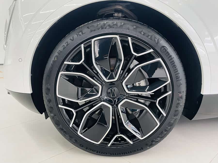 Avatr 11 2023 car image #4