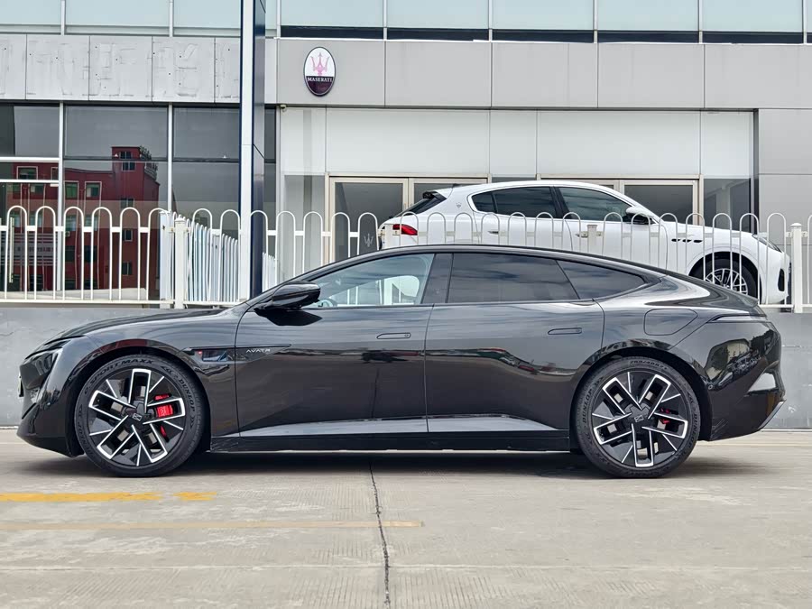 Avatr 12 2024 car image #4