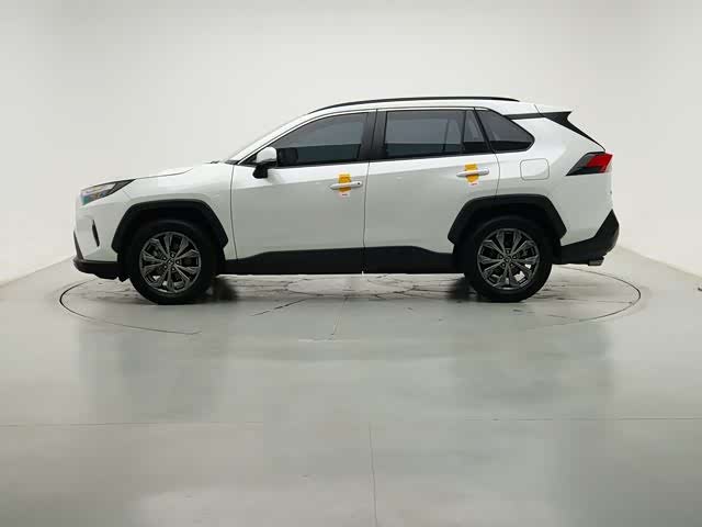 Toyota RAV4 2024 car image #4