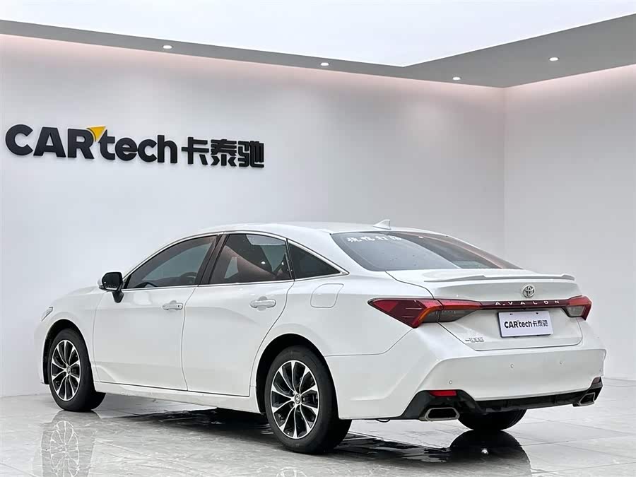 Toyota Avalon 2023 car image #4