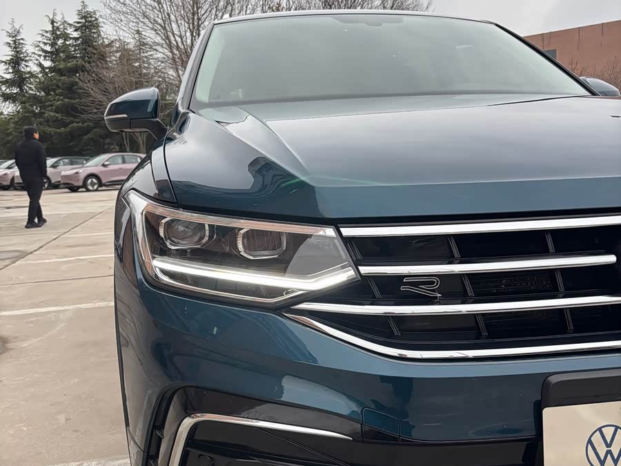Volkswagen Tiguan L 2022 #4 Volkswagen Tiguan L 2022 car image #4