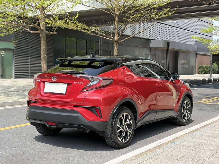 Toyota C-HR 2018 car image #4