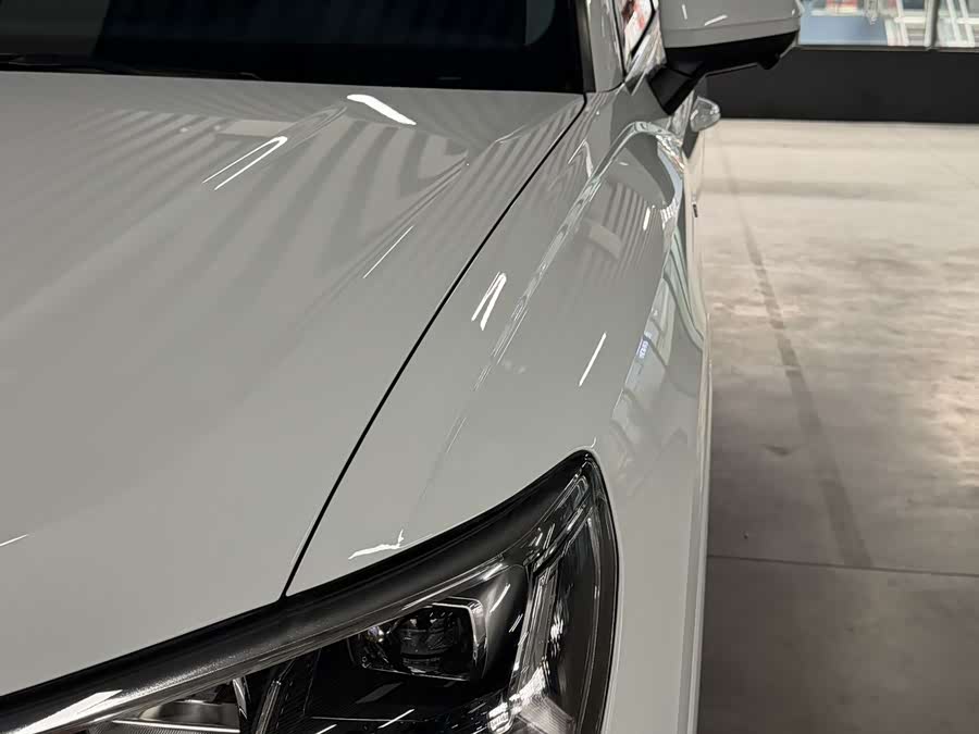 Audi Q3 2023 car image #4