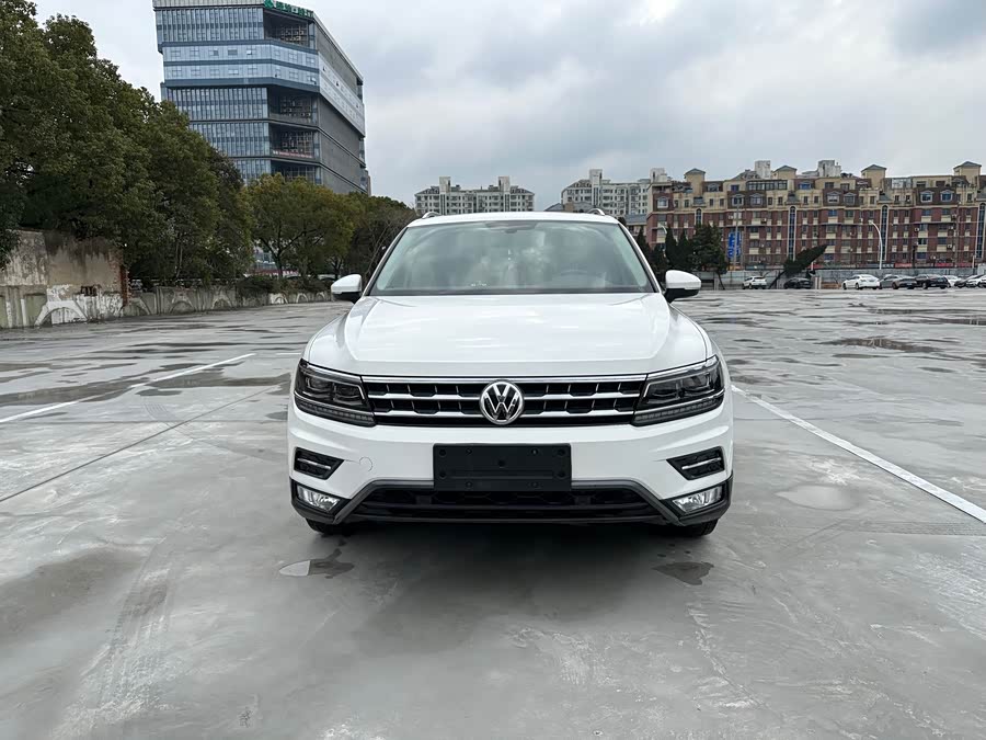 Volkswagen Tiguan L 2017 car image #4