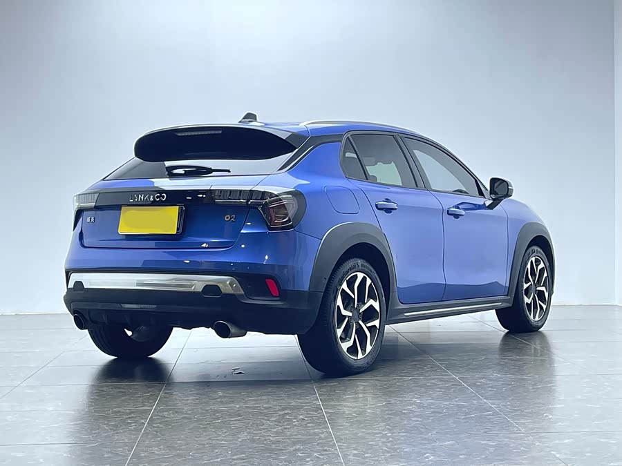 Lynk & Co 02 2018 #4 Lynk & Co 02 2018 car image #4