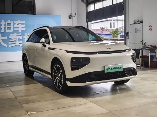 Xpeng G9 2023 car image #4