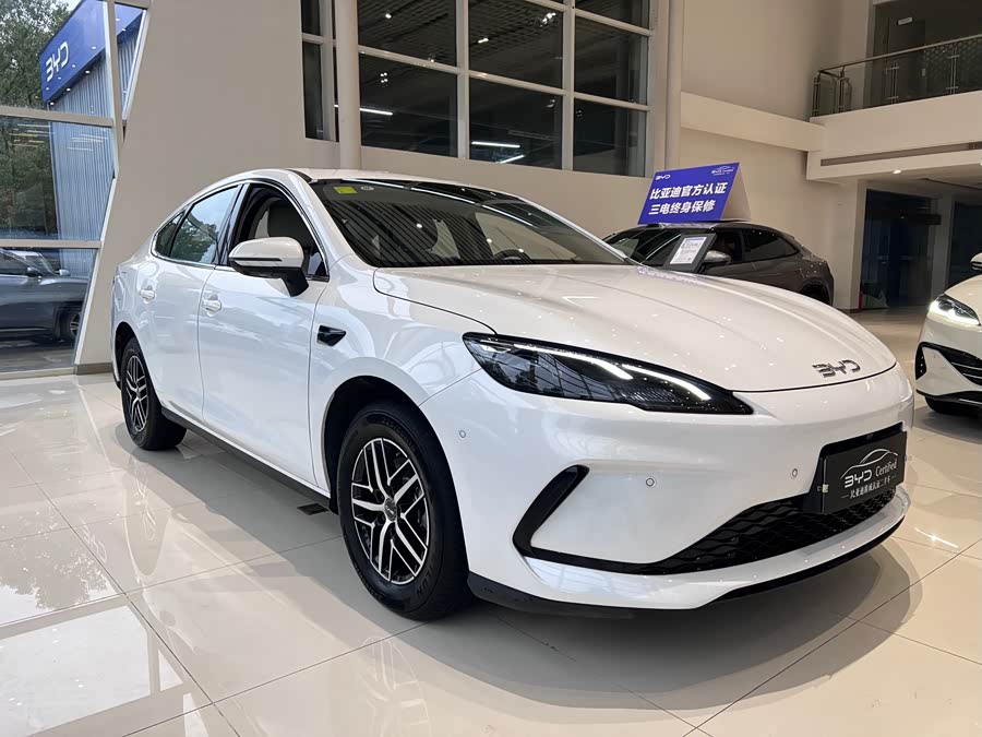 BYD Seal 05 DM-i 2025 car image #4