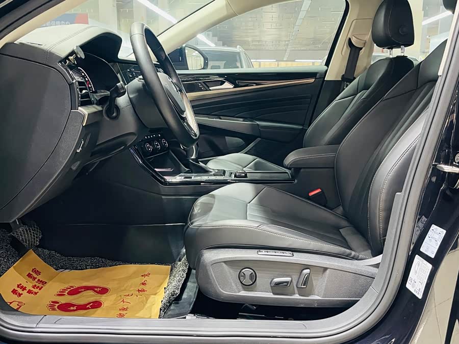 Volkswagen Passat 2020 car image #4