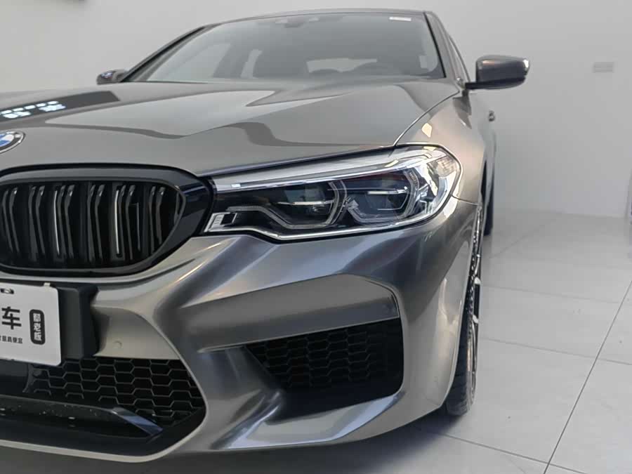 BMW 5 Series 2019 car image #4