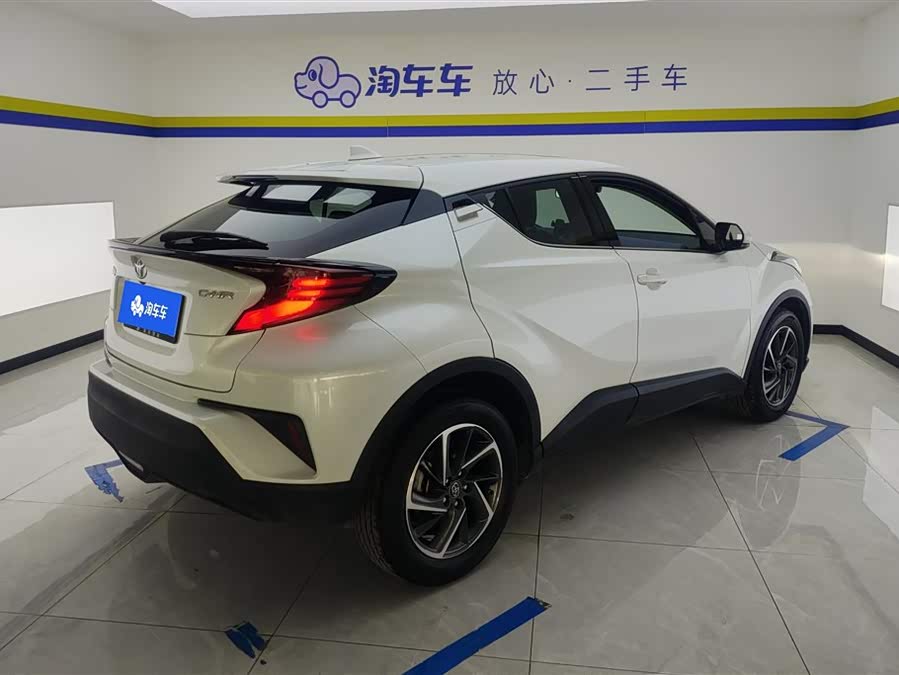 Toyota C-HR 2019 immagine di auto #4
