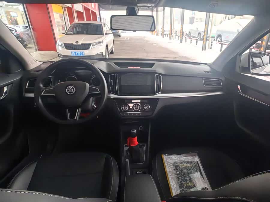 Skoda Kamiq 2023 #4 Skoda Kamiq 2023 car image #4
