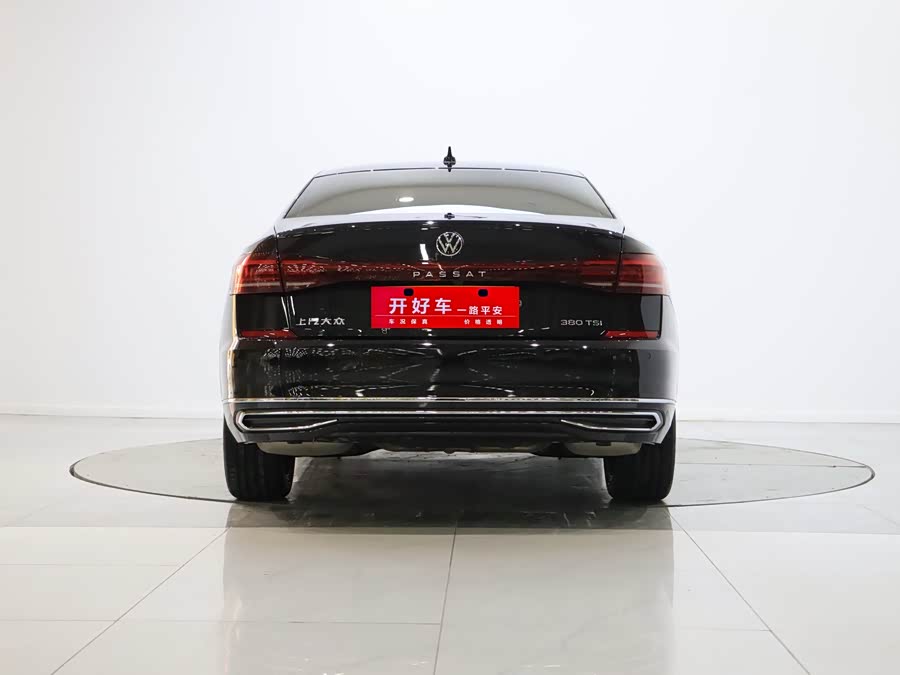 Volkswagen Passat 2025 car image #4