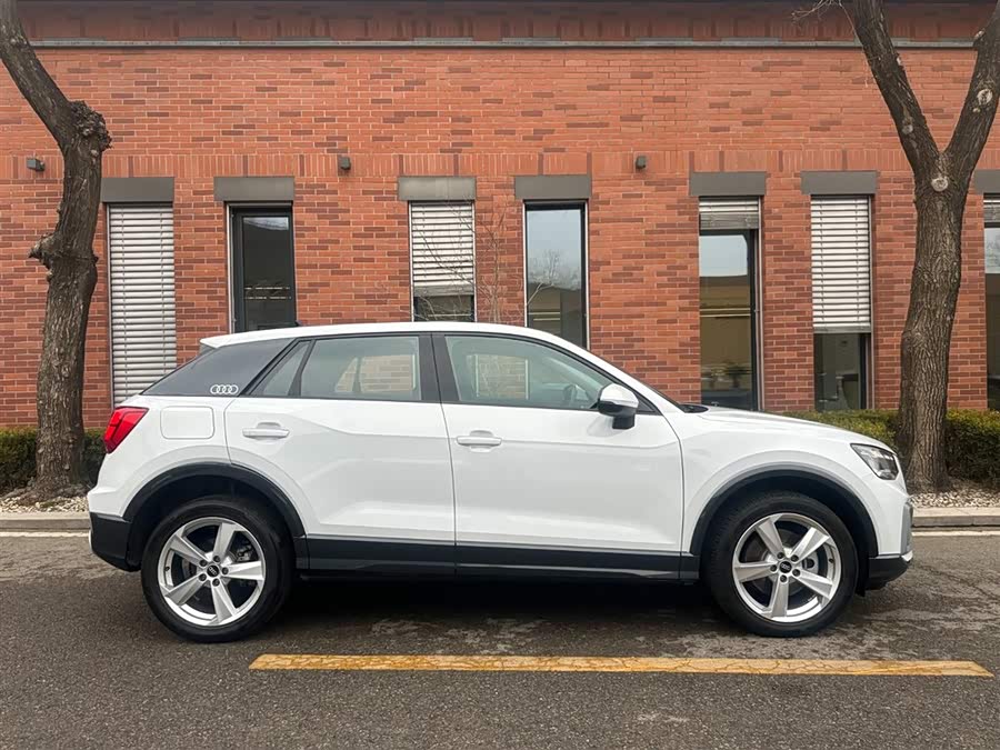 Audi Q2L 2024 #4 Audi Q2L 2024 car image #4