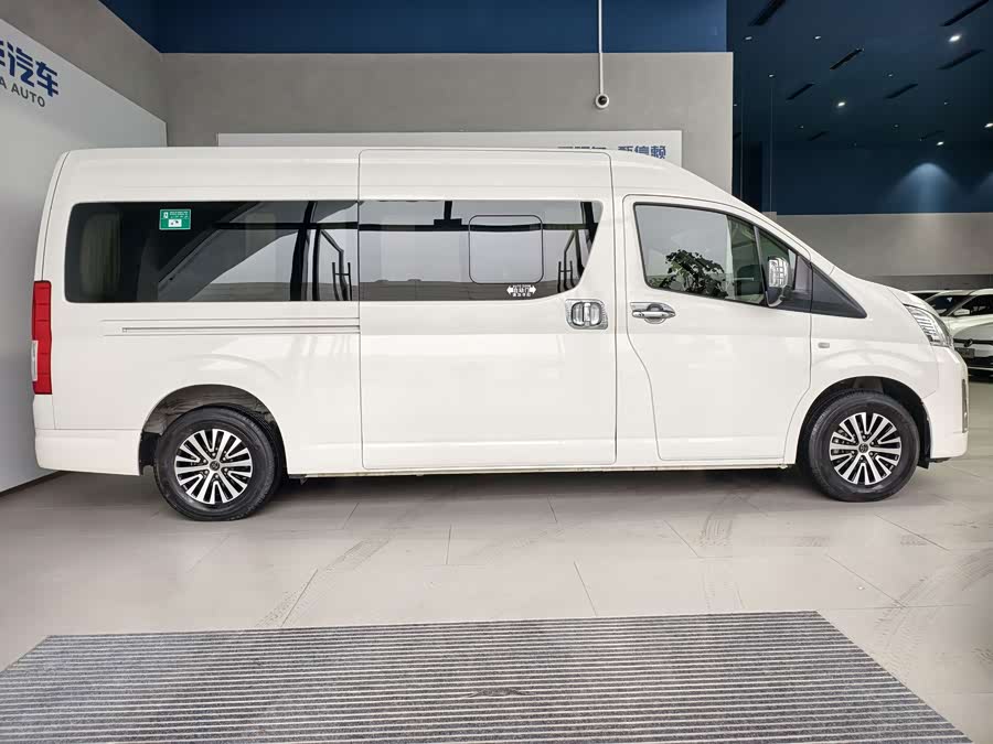 Toyota 2021 immagine di auto #4