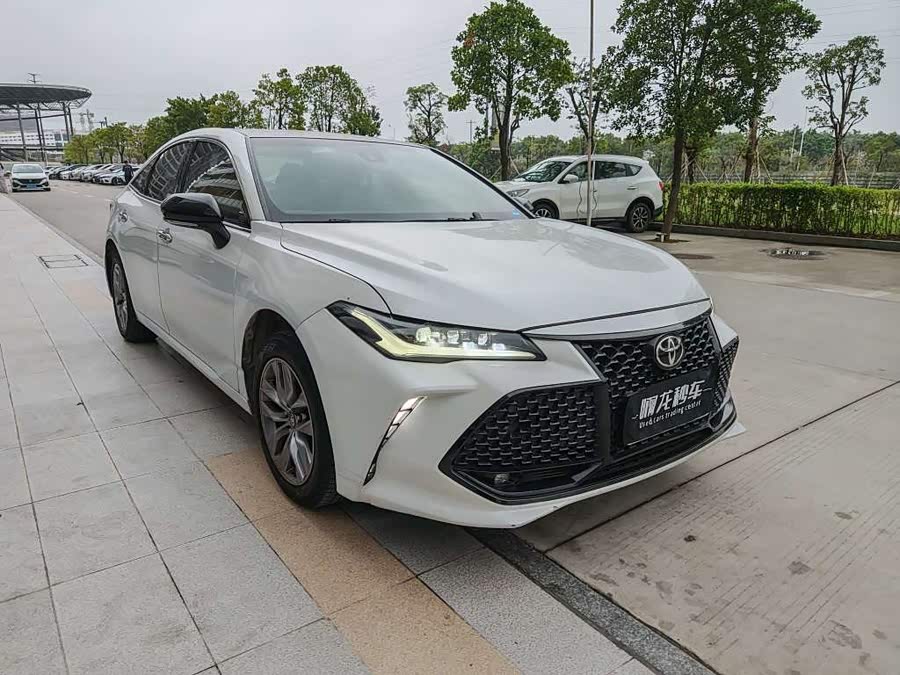 Toyota Avalon 2022 car image #4