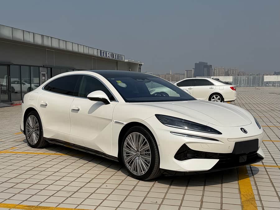 Denza Z9 2024 image de voiture #4