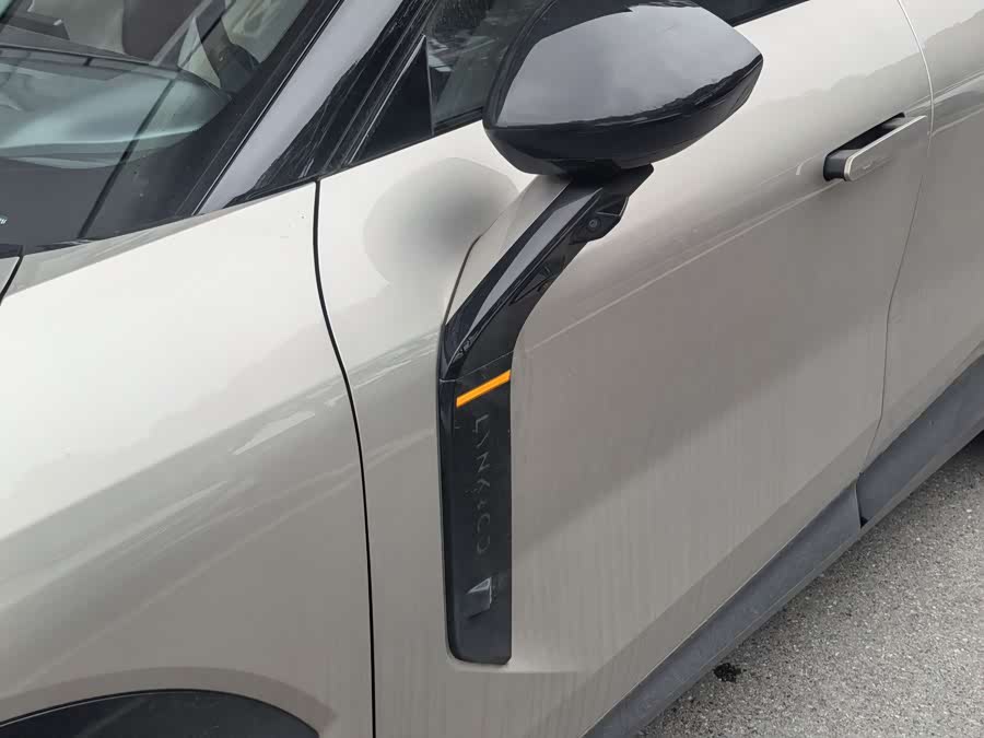 Lynk & Co 08 EM-P 2023 car image #4