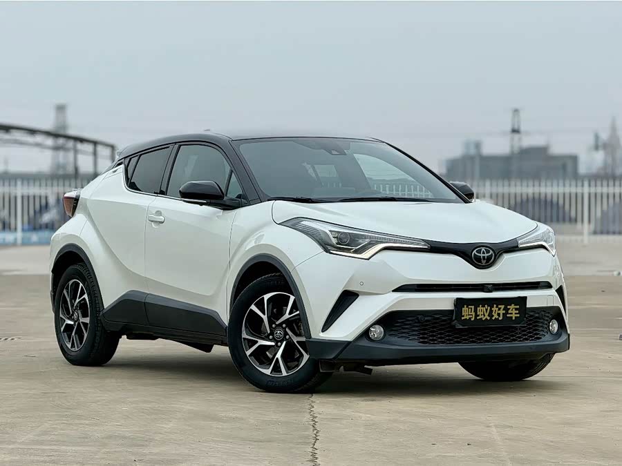 Toyota C-HR 2018 #4 Toyota C-HR 2018 car image #4