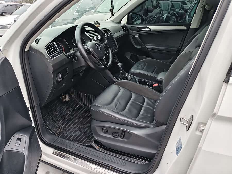 Volkswagen Tiguan L 2019 #4 Volkswagen Tiguan L 2019 car image #4