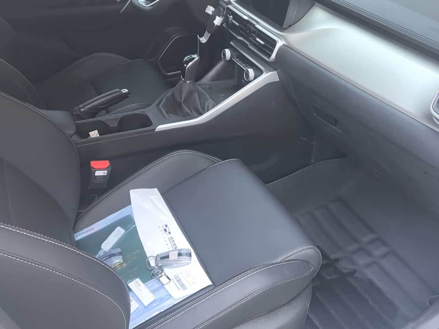 GEELY Coolray 2026 car image #4