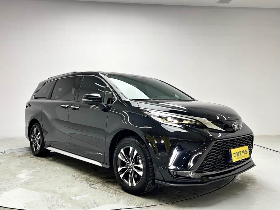 Toyota Granvia 2024 car image #4