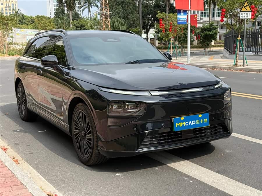 Xpeng G9 2025 صورة سيارة #4