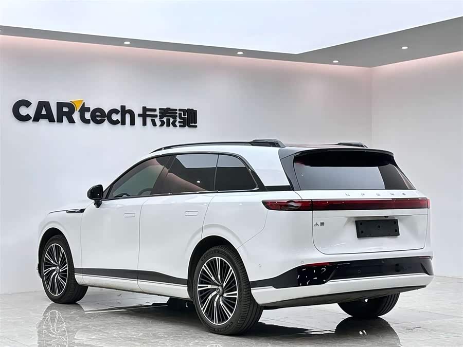 Xpeng G9 2024 car image #4