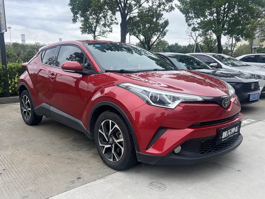Toyota C-HR 2018 car image #4