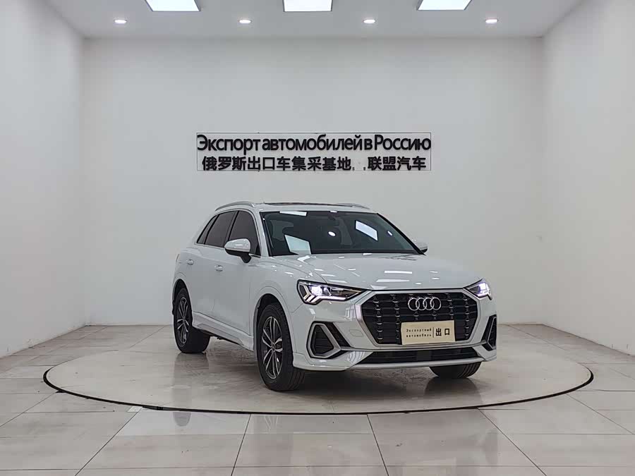 Audi Q3 2021 car image #4