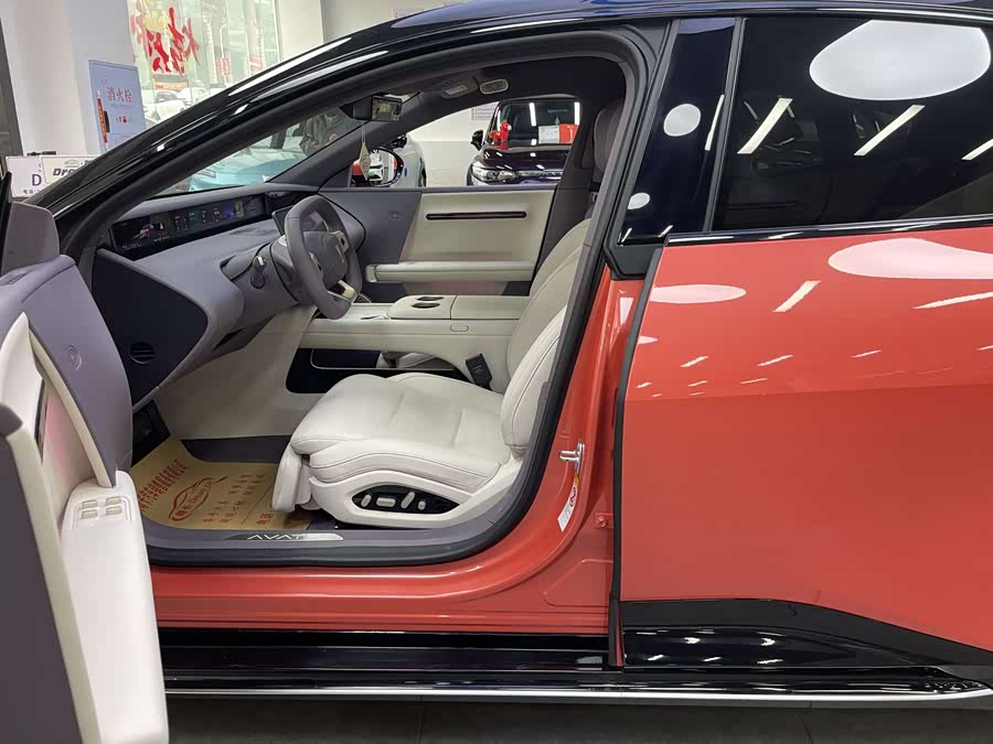 Avatr 06 2025 car image #4