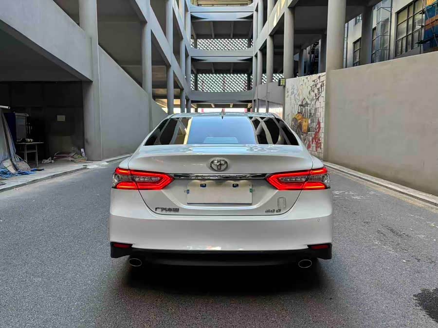 Toyota Camry 2023 car image #4