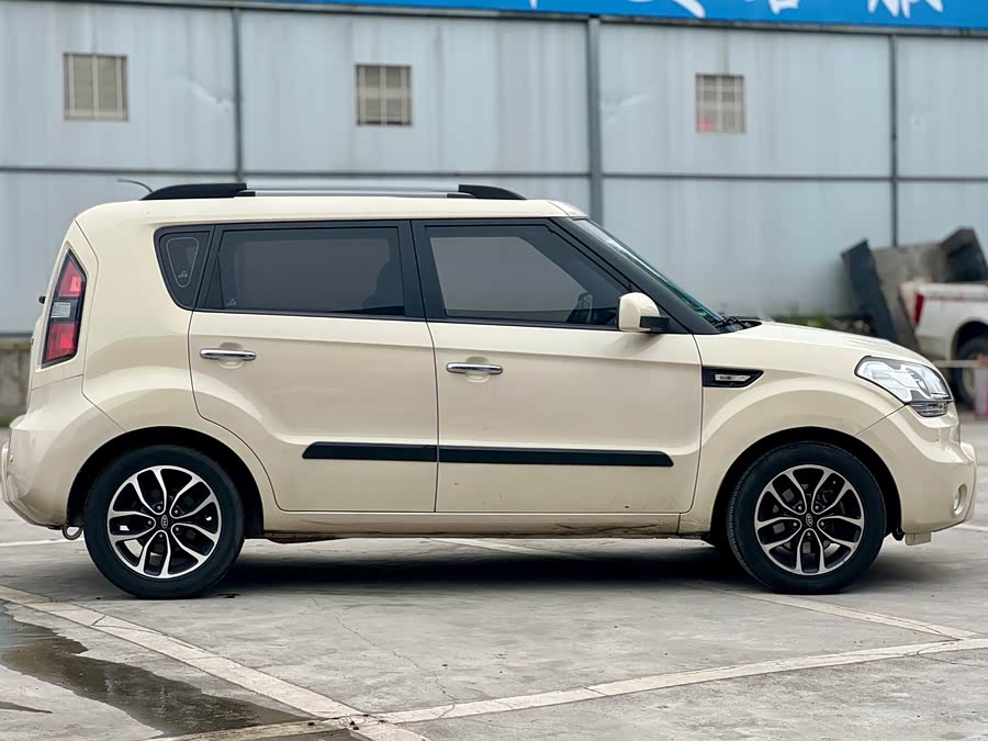 Kia Soul 2011 immagine di auto #4