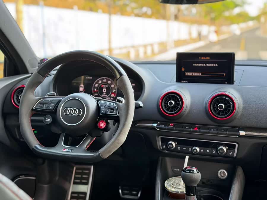 Audi RS 3 2017 imagem de carro #4