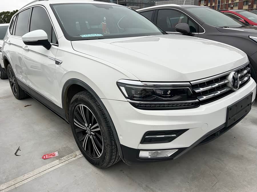 Volkswagen Tiguan L 2017 #4 Volkswagen Tiguan L 2017 car image #4