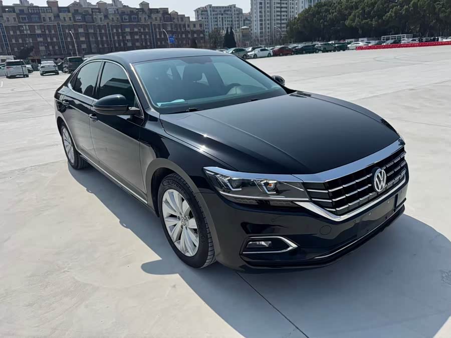 Volkswagen Passat 2020 car image #4