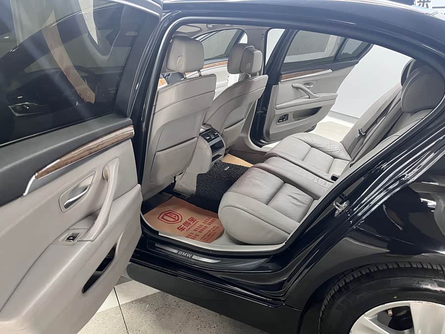 BMW 5 Series 2011 car image #4