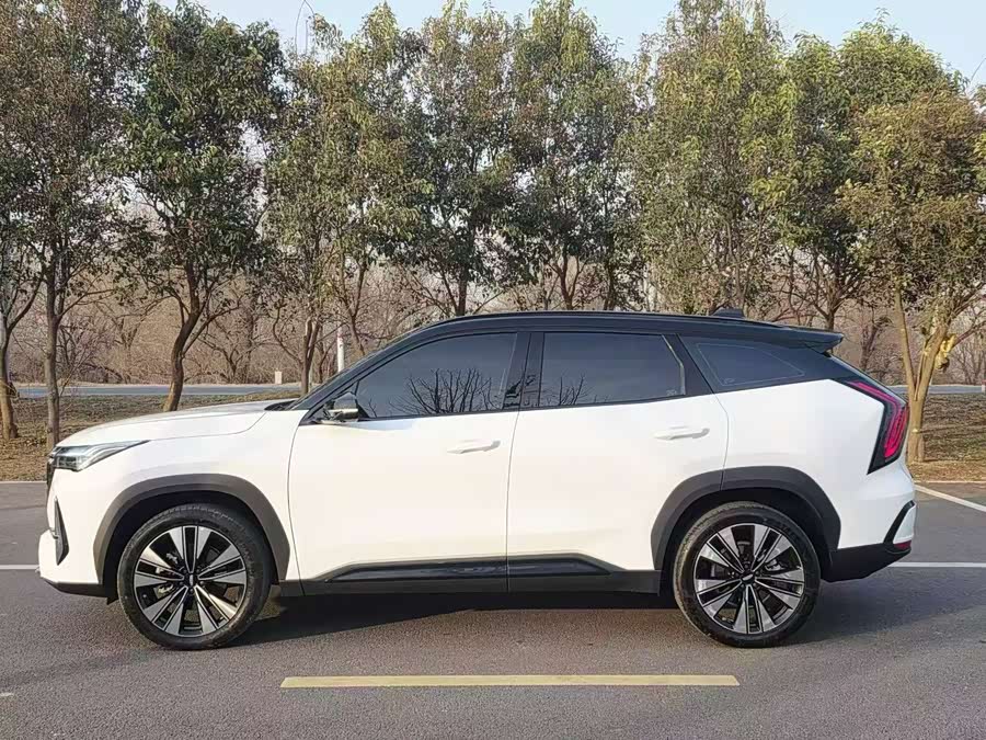 GEELY Boyue L 2025 car image #4