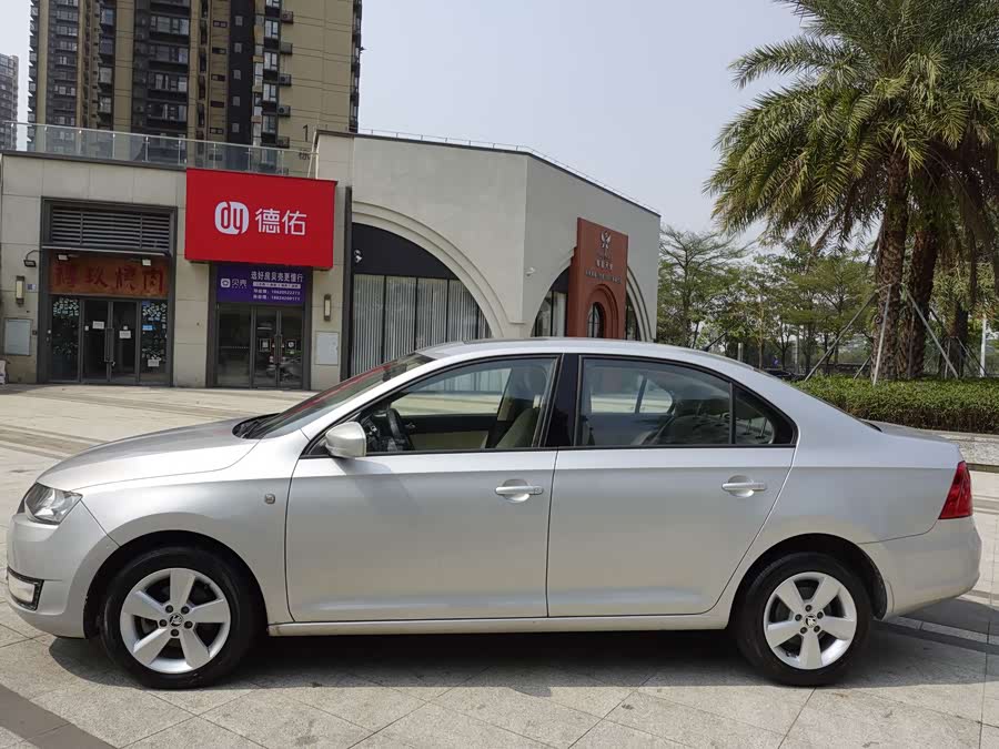 Skoda Rapid 2016 immagine di auto #4