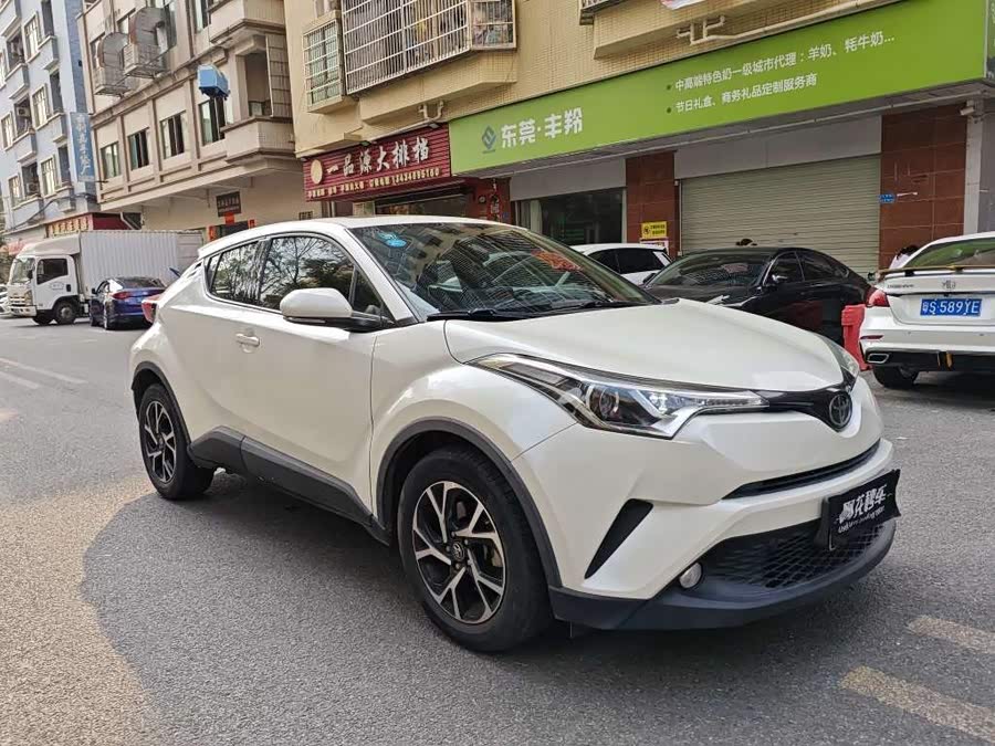 Toyota C-HR 2019 car image #4